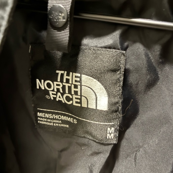 North Face Shell Jacket - Picture 2 of 3